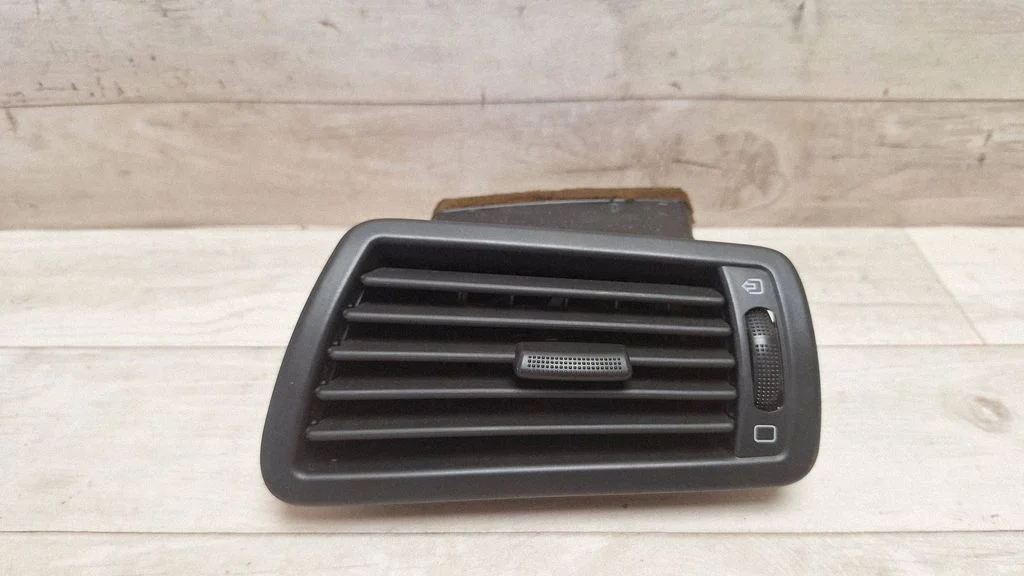 Dashboard side air vent grill/cover trim 1484108077