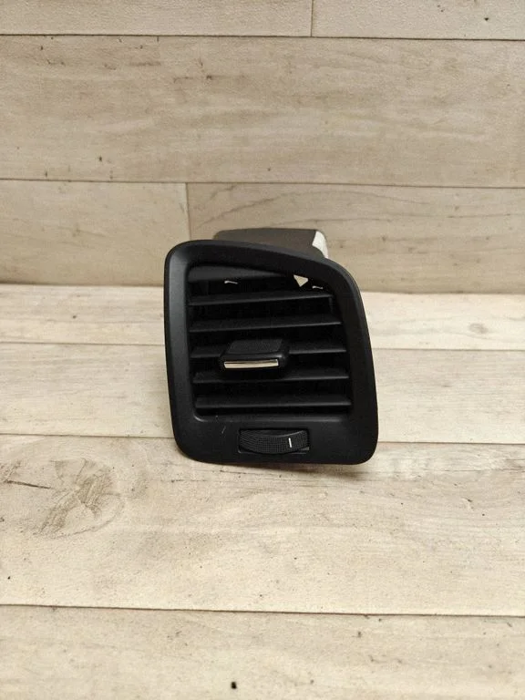 Dashboard side air vent grill/cover trim – Opel Insignia A (2008-2017)
