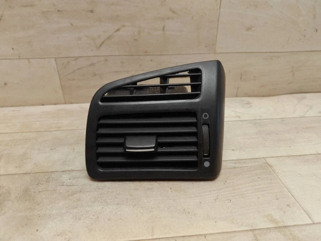 Dashboard side air vent grill/cover trim 735364108