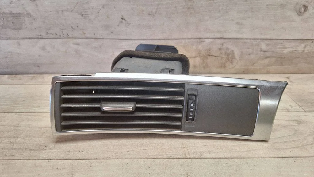 Dashboard side air vent grill/cover trim 4F1820901C