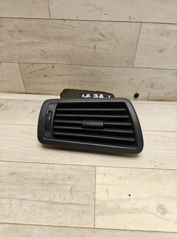 Dashboard side air vent grill/cover trim 1484109077