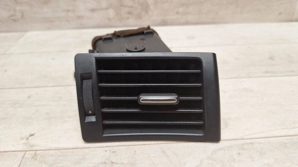 Dashboard side air vent grill/cover trim 8E0820902F