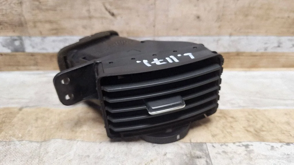 Dashboard side air vent grill/cover trim 5565064010