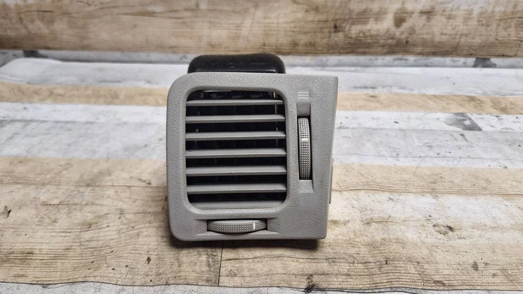 Dashboard side air vent grill/cover trim 974903L000