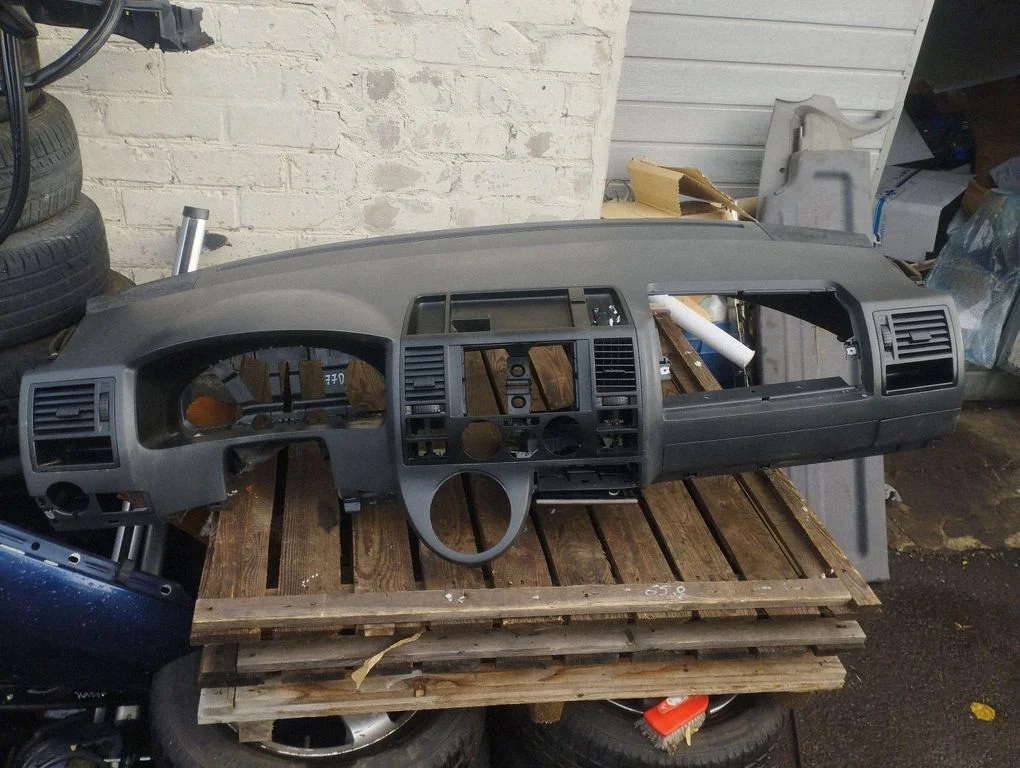Dashboard 7H1857003DL71N