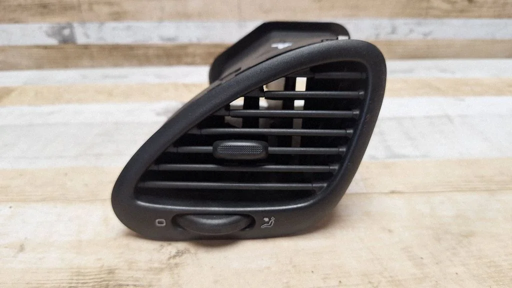 Dashboard side air vent grill/cover trim – Seat Alhambra (Mk1) (1996-2010)