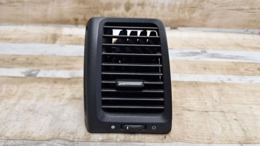 Dashboard side air vent grill/cover trim E6165131500
