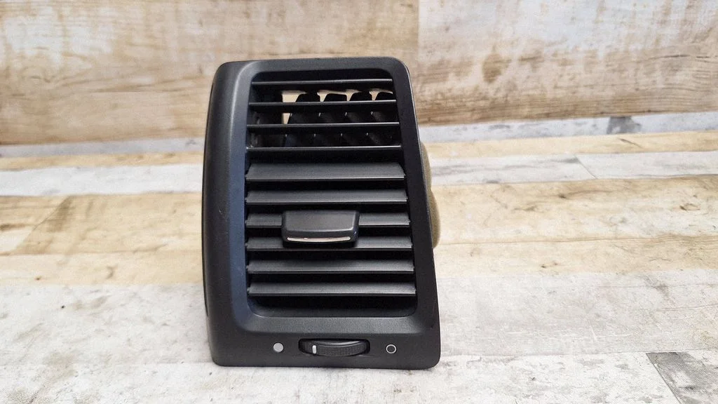 Dashboard side air vent grill/cover trim E6165131500