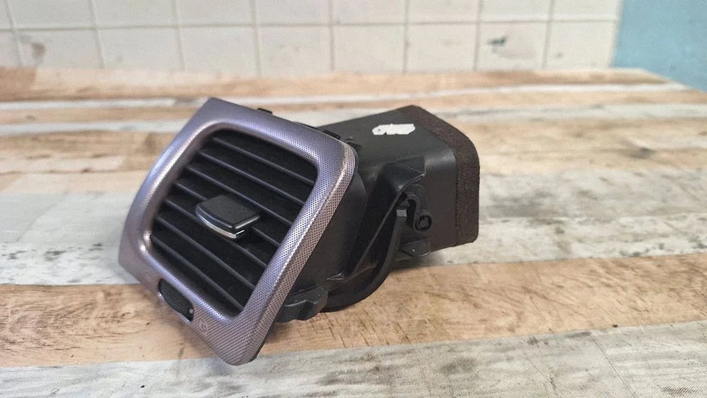 Dashboard side air vent grill/cover trim 9629444077