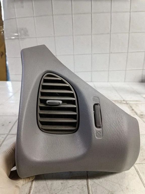 Dashboard side air vent grill/cover trim 68210BU200