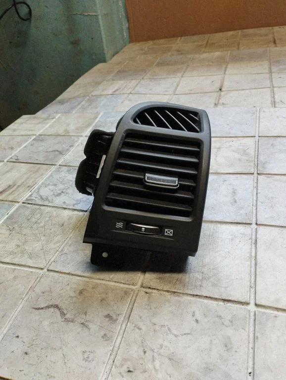 Dashboard side air vent grill/cover trim 974802B900