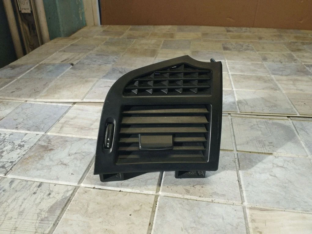 Dashboard side air vent grill/cover trim A2218300254