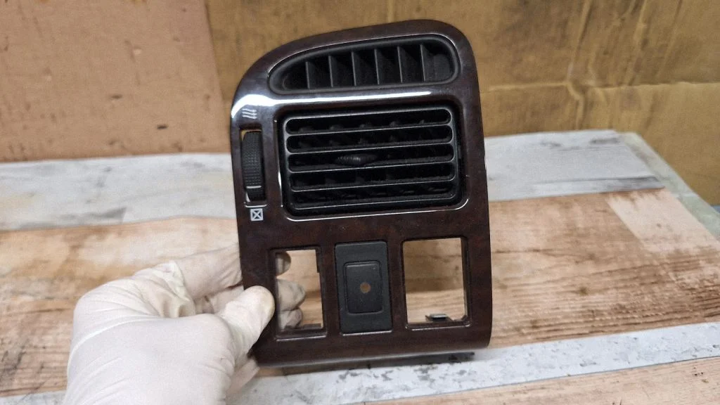Dashboard side air vent grill/cover trim 5568605030