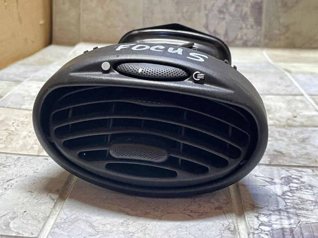 Boczne kratki nawiewu – Ford Focus C-MAX (2003-2010)