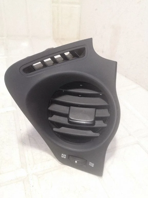 Dashboard side air vent grill/cover trim 5565053030