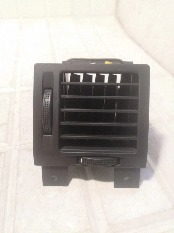 Dashboard side air vent grill/cover trim – Opel Vectra C (2002-2005)