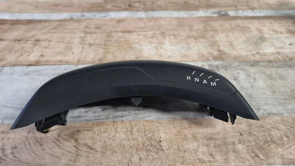 Gear shifter surround trim plastic 19034186