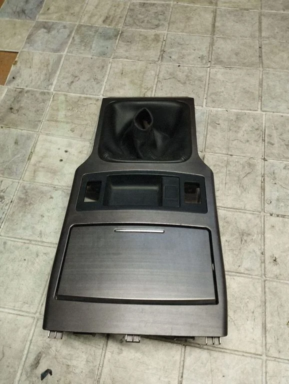 Gear shifter surround trim plastic 92134AJ000