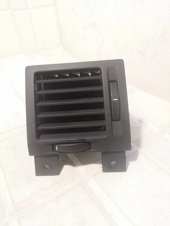 Dashboard side air vent grill/cover trim – Opel Vectra C (2002-2005)