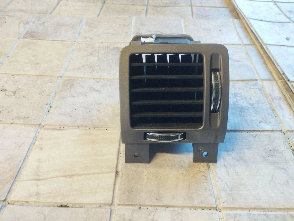 Dashboard side air vent grill/cover trim 230635620