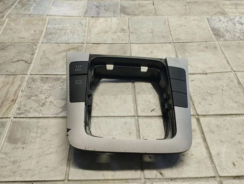 Gear shifter surround trim plastic 318500200