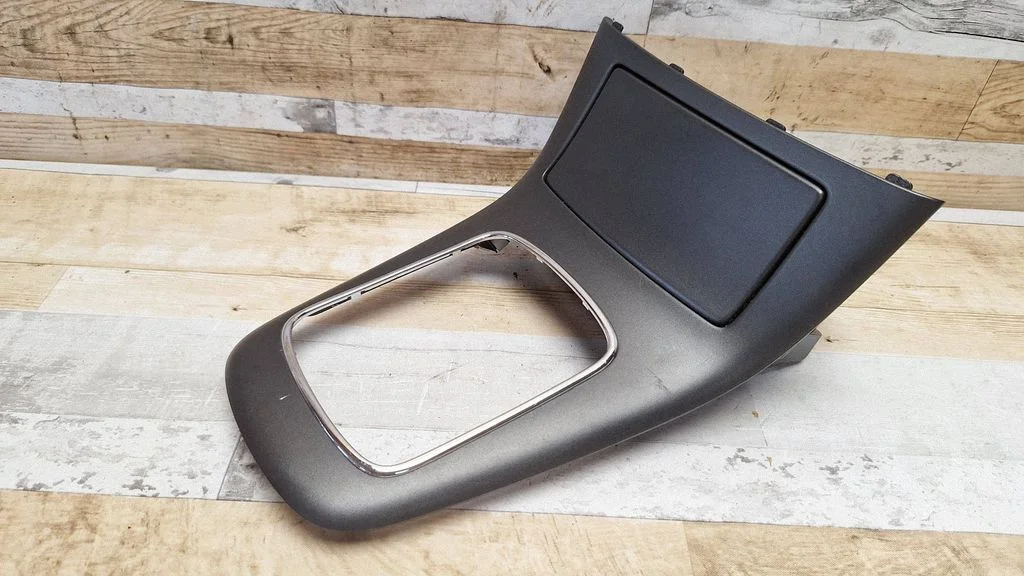 Ashtray (front) – Toyota Avensis T250 (2003-2006)