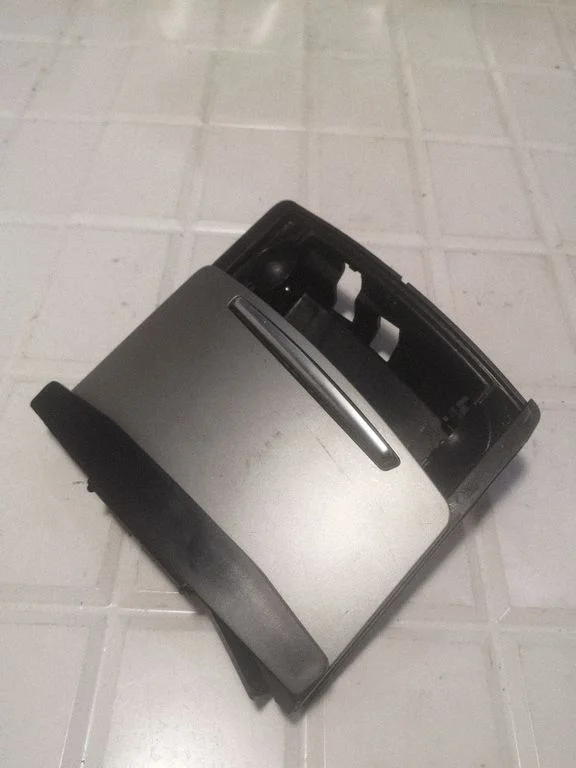 Ashtray (front) – Audi A6 Allroad C6 (2006-2011)