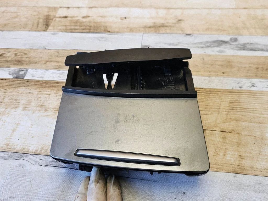 Ashtray (front) – Audi A6 Allroad C6 (2006-2011)