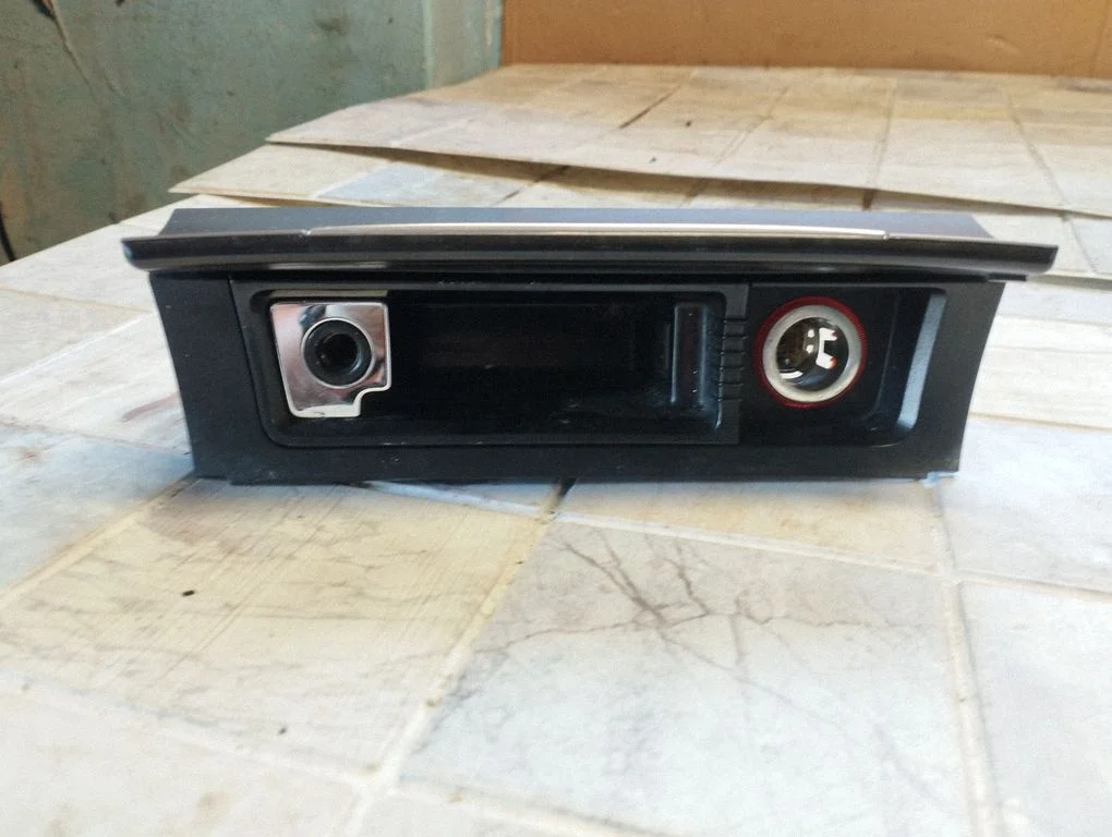 Ashtray (front) – Volkswagen Passat CC (2008-2016)