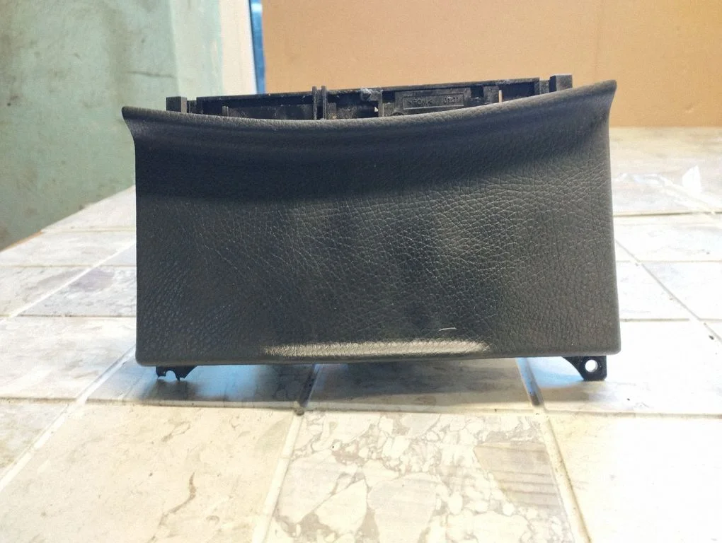 Ashtray (front) – Mercedes-Benz S-Class W221 (2005-2013)