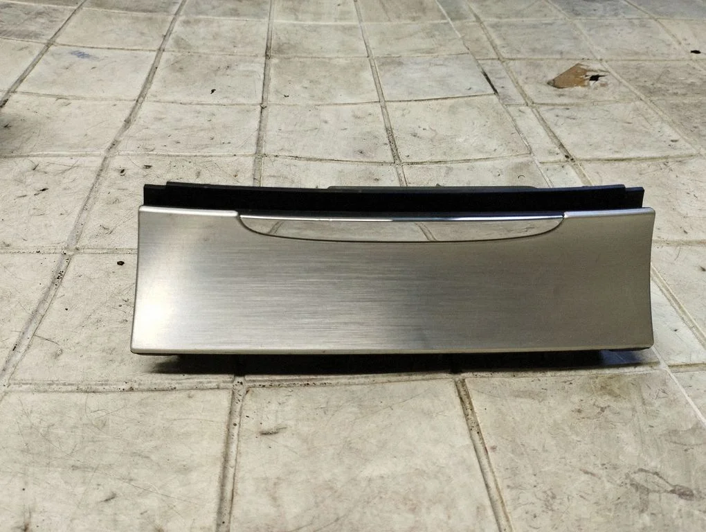 Ashtray (front) – Volkswagen Passat B6 (2005-2010)