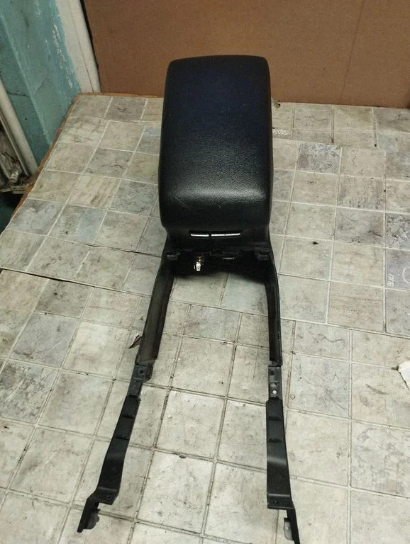 Armrest 92113AJ010