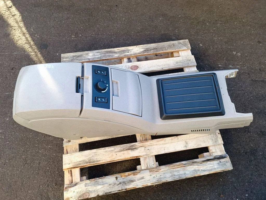 Armrest 1002156AA