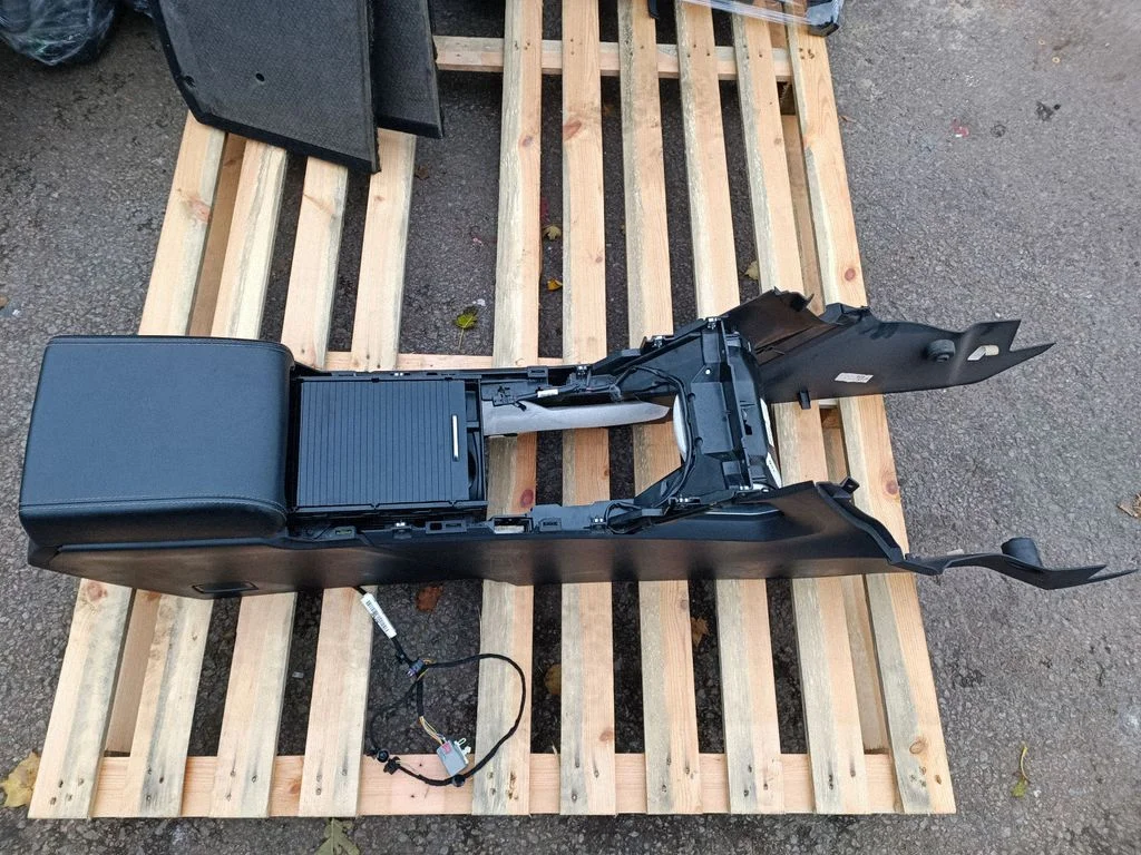 Armrest BJ32045C22A