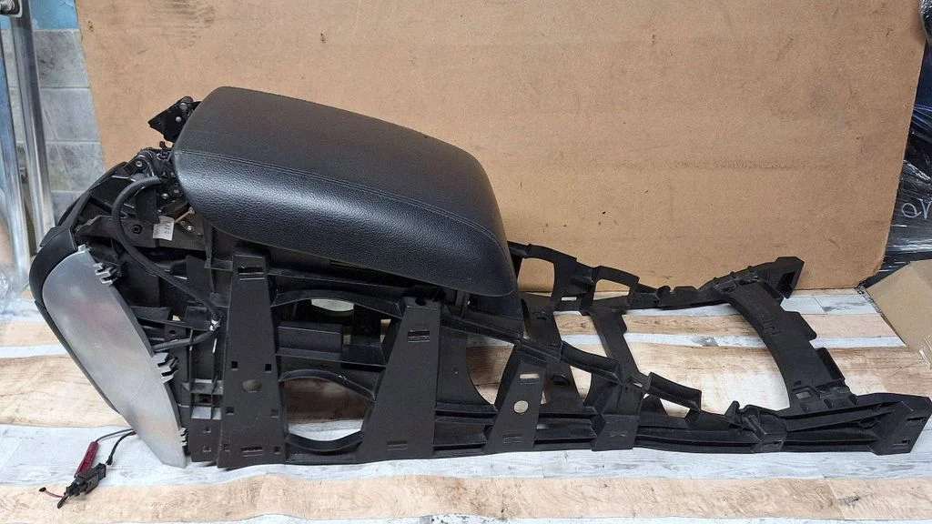 Roku balsts – Mercedes-Benz R klase W251 (2005-2013)