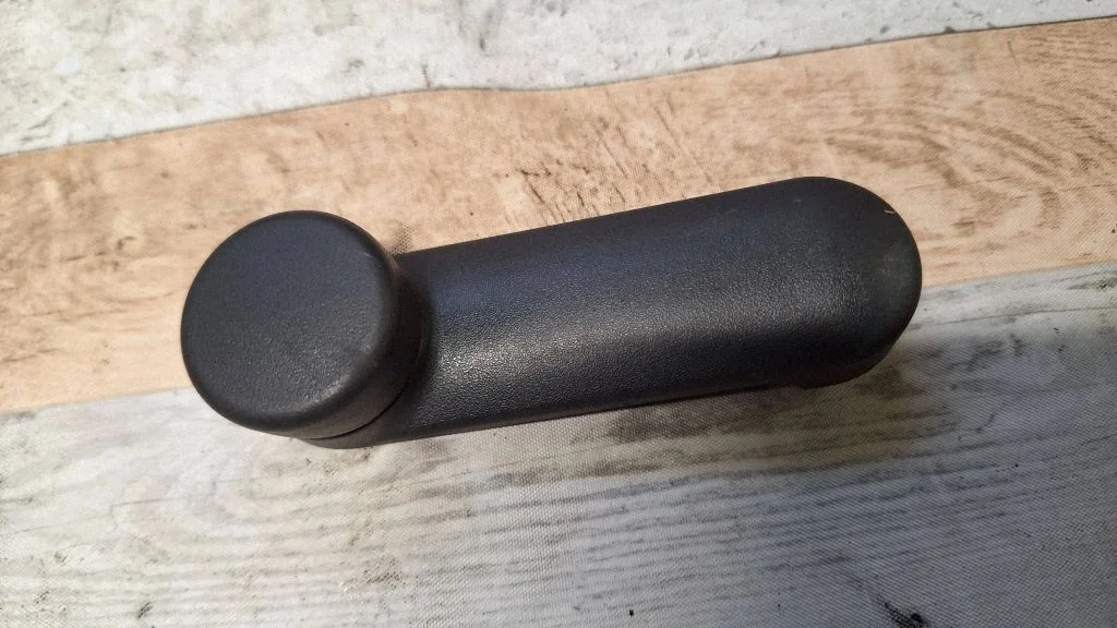 Rear door window winding handle 90247150