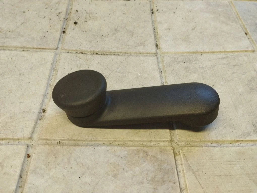 Rear door window winding handle 902471500430