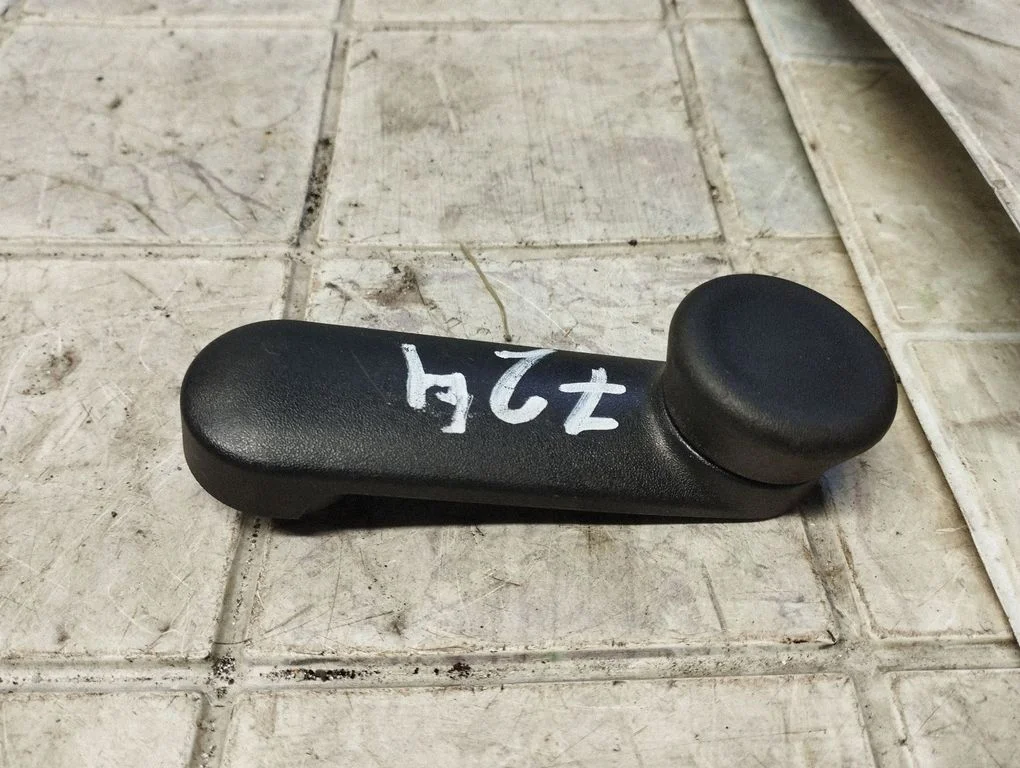Rear door window winding handle 902471500430