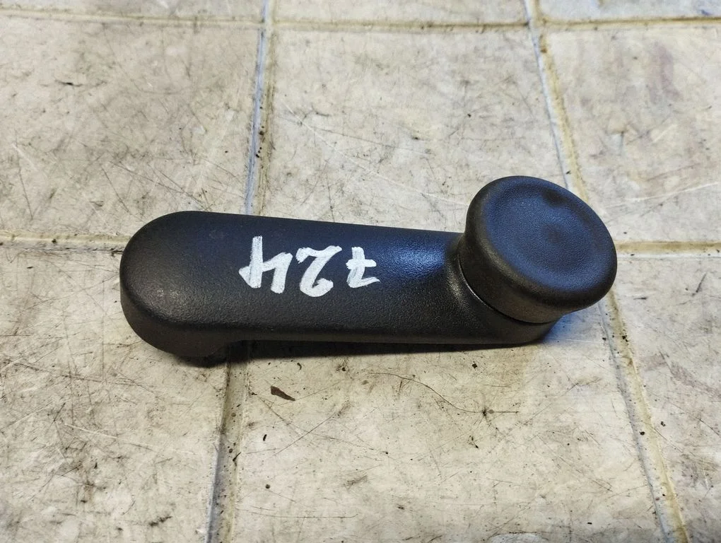 Rear door window winding handle 902471500430