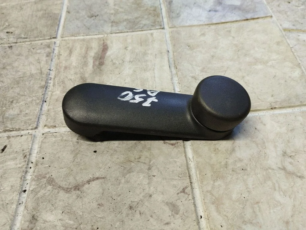 Rear door window winding handle 902471500430