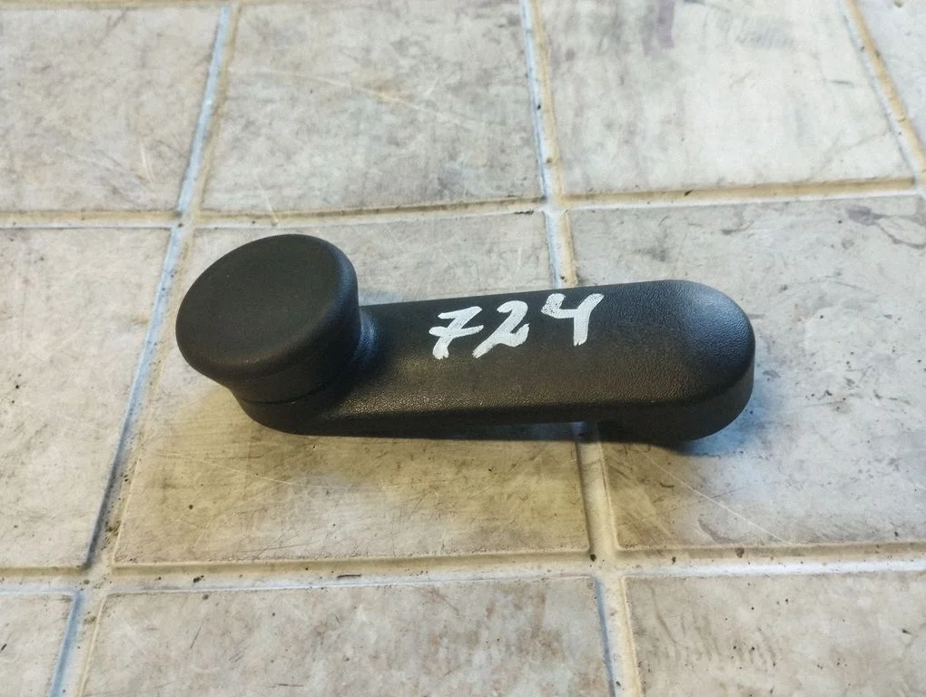 Rear door window winding handle 902471500430