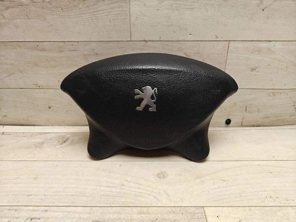 Steering wheel airbag 14958400YR