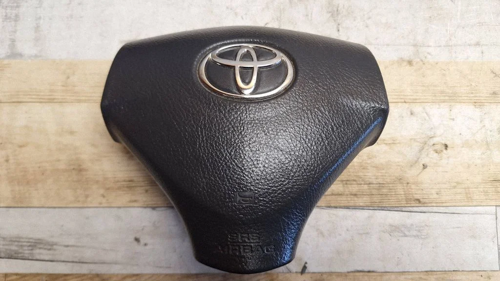 Steering wheel airbag