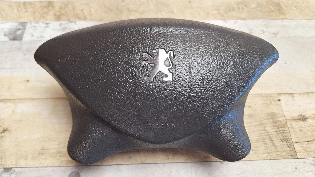 Steering wheel airbag 14001062YR