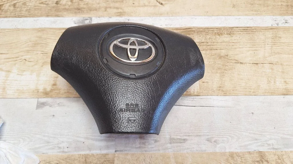 Steering wheel airbag – Toyota Corolla Verso E121 (2001-2004)