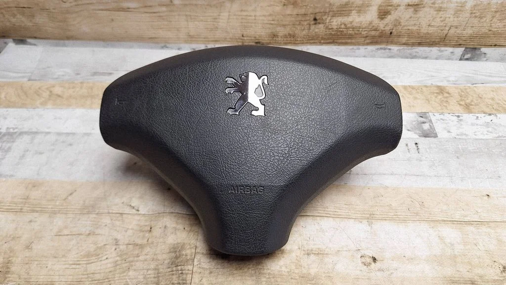 Steering wheel airbag 6073139