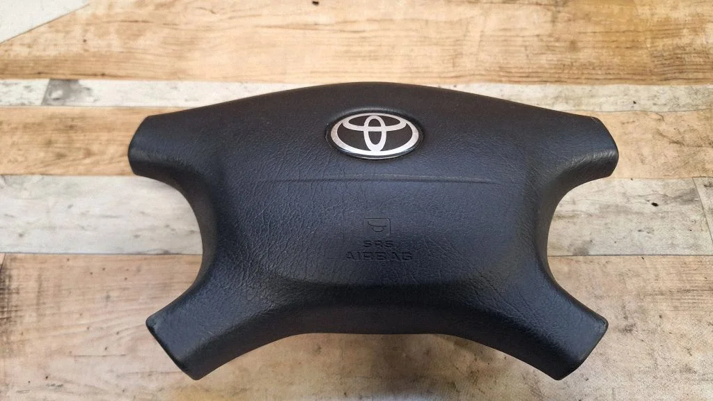 Steering wheel airbag