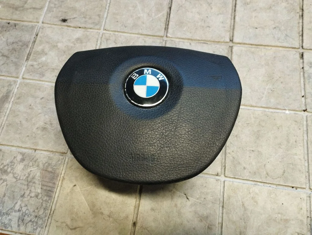Steering wheel airbag – BMW 7 Series F01 F02 F03 F04 (2008-2016)