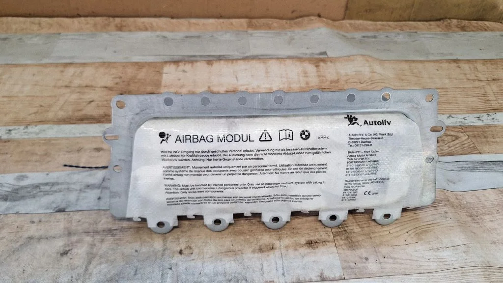 Passenger airbag 608739700C