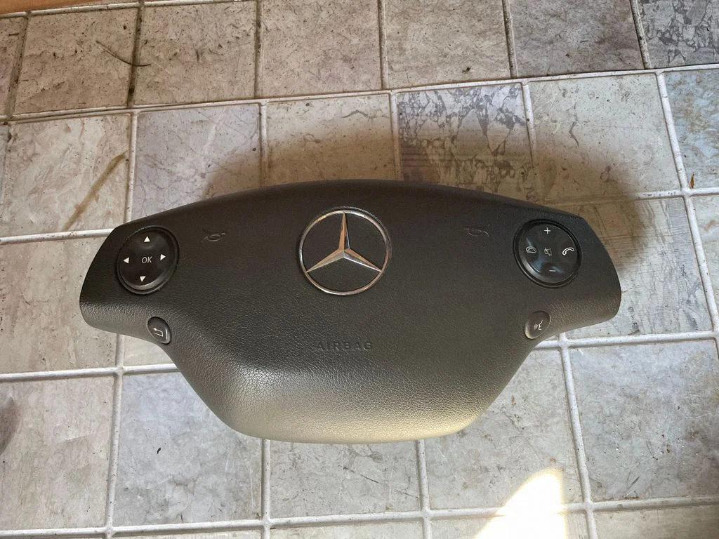 Steering wheel airbag – Mercedes-Benz S-Class W221 (2005-2013)
